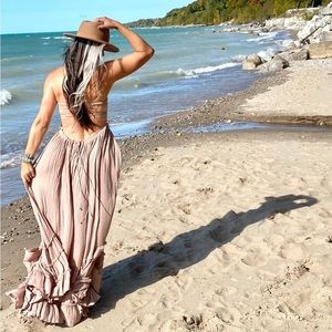 Stunning Free People Boho fantasy maxi dress w beach/prairie vibe